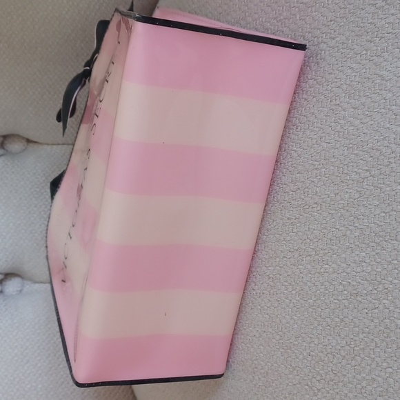 Victoria's Secret Reusable Collector's  Keepsake Thick Vinyl Gift Bag - Picture 6 of 11